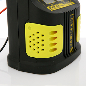 销12V24V汽车电瓶充电器摩托车货车面包车通用电瓶充电全自动充电