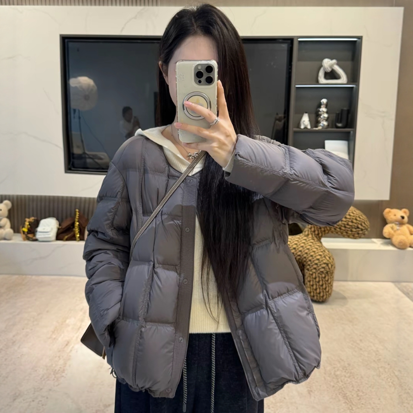 爆款流行圆领设计感白鸭绒短外套