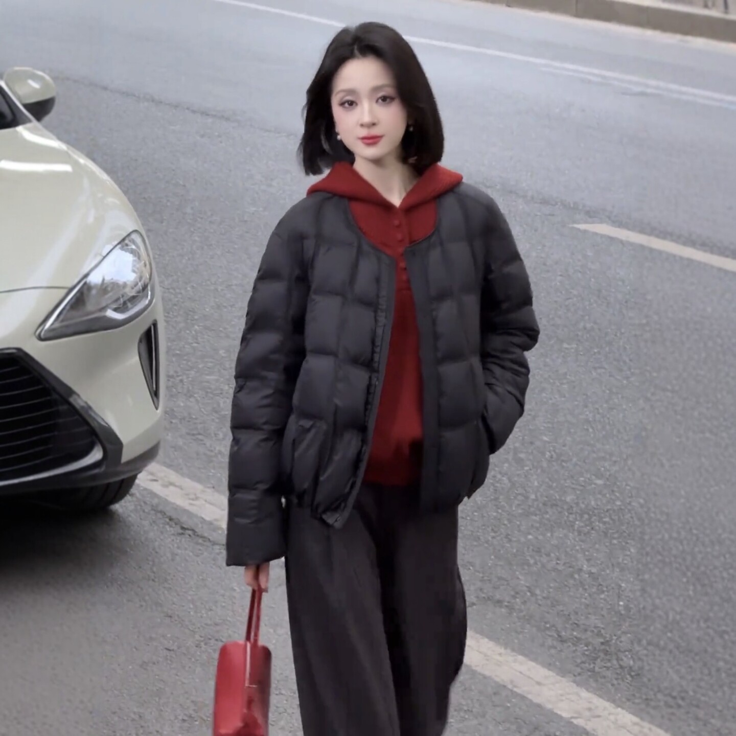 今年流行圆领设计感羽绒服女装2025冬季爆款时尚洋气保暖短款外套,女装/女士精品,羽绒服,淘宝优惠券,粉丝福利购,淘宝优惠卷