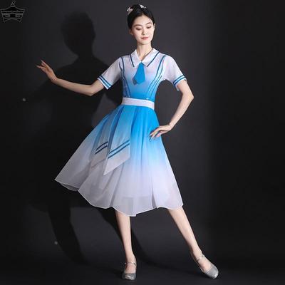 现代舞演出服女青春活力初中生快板大合唱团表演服大气红领巾长裙