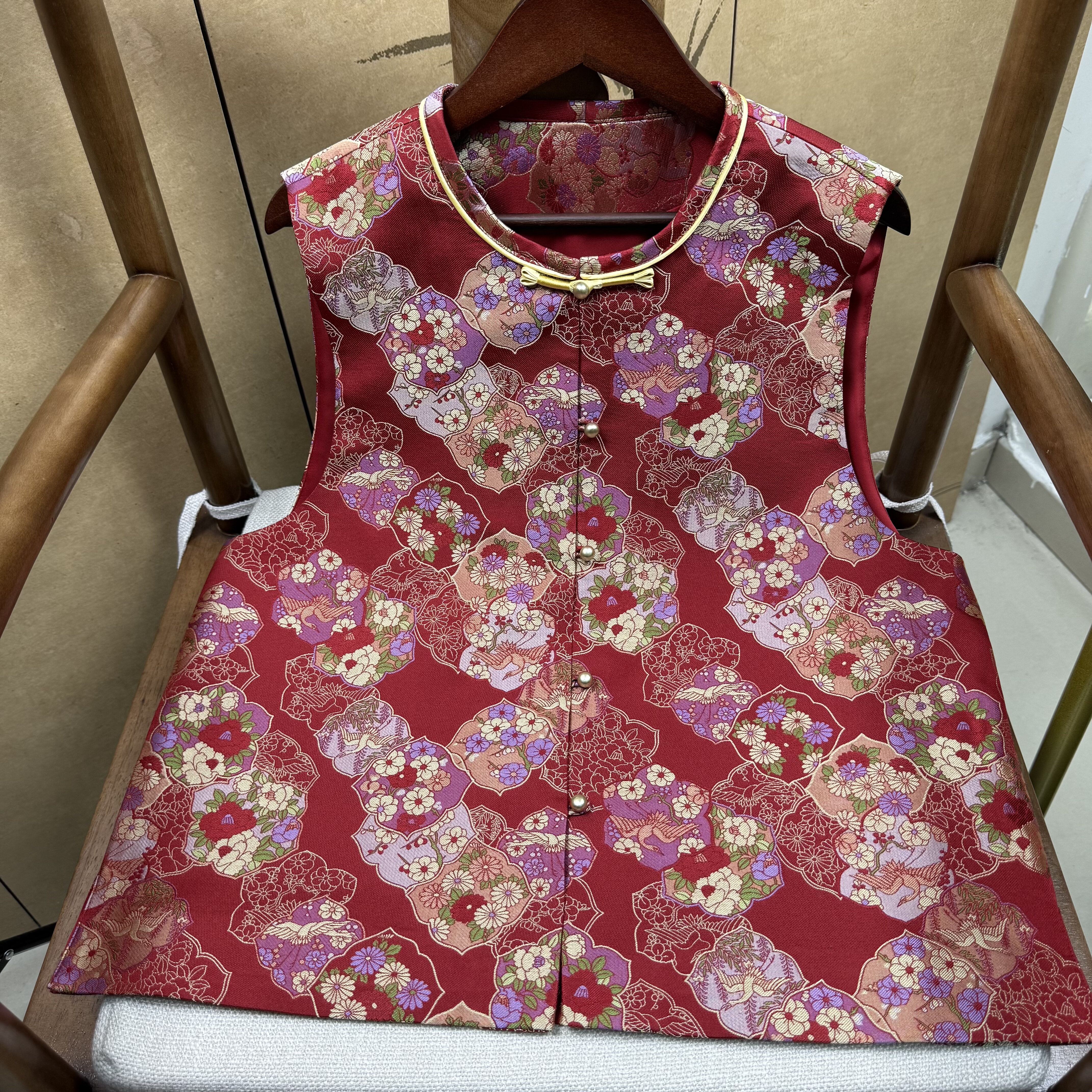 100%桑蚕丝四重维红色花卉纹蜀锦马甲新中式国风百搭喜庆马夹新款