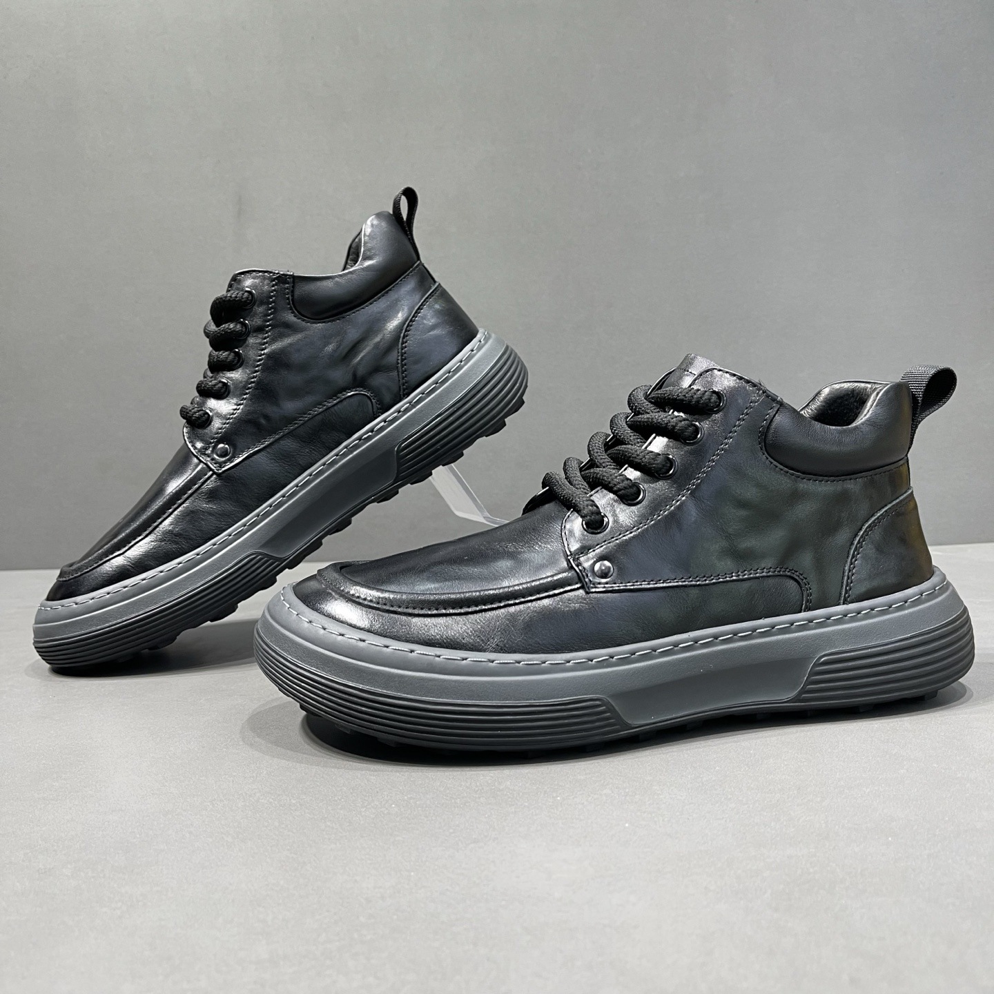 男鞋秋季英伦休闲皮鞋2025潮流百搭厚底歪头平板鞋男士真皮