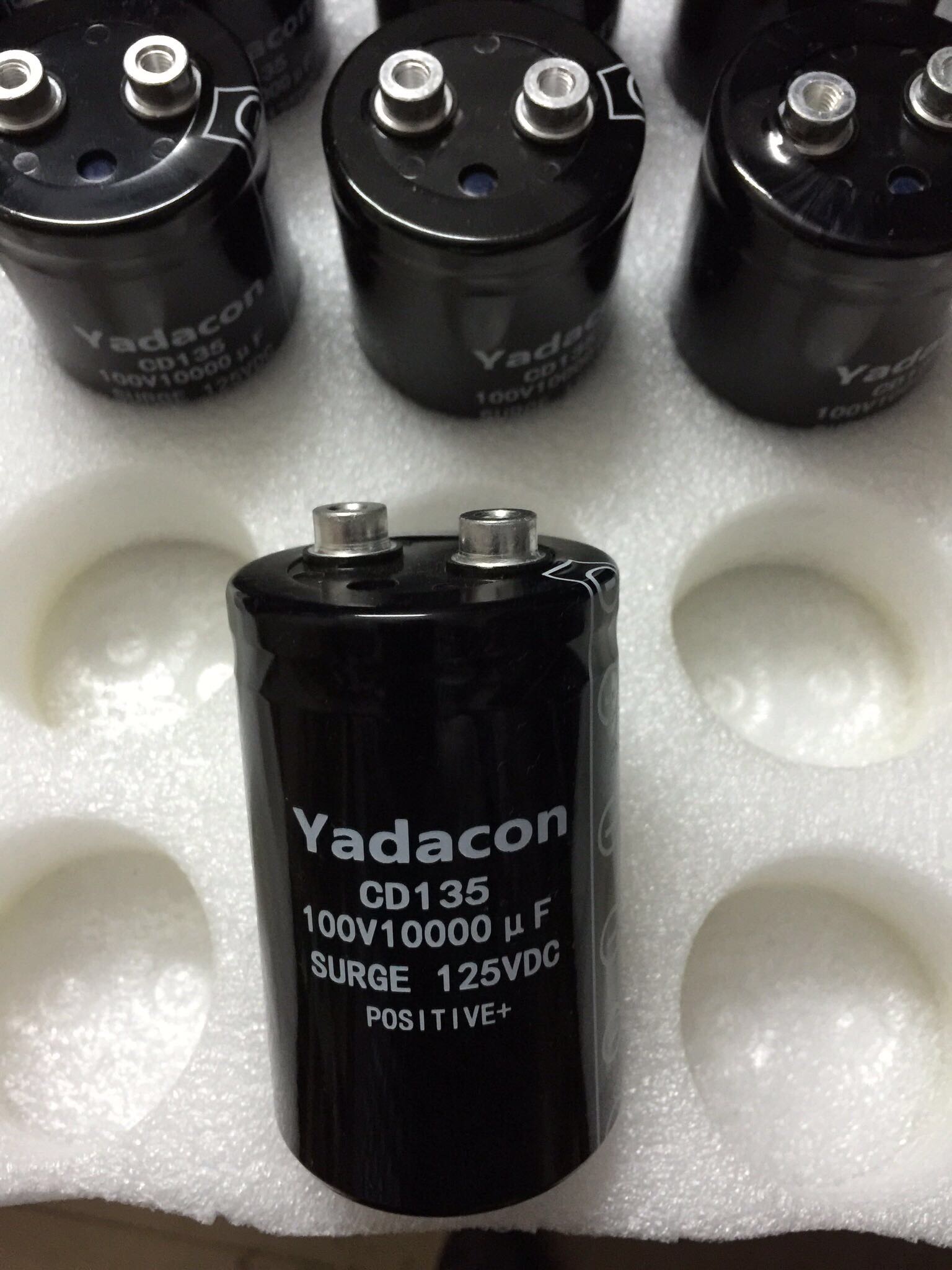 《电解电容+薄膜电容》正常接订单中，接受薄膜电容以及电解电容螺丝的大+小批量定制服务，批量交货快，可替代国内外主流工厂的各种品牌的寿命，尺寸，系列的电容，金额2000起订。交期保守10工作日，最快8工作日（国假以及周日休息），技术成熟，产品种类齐全，欢迎广大贸易商，最终客户询15013543286