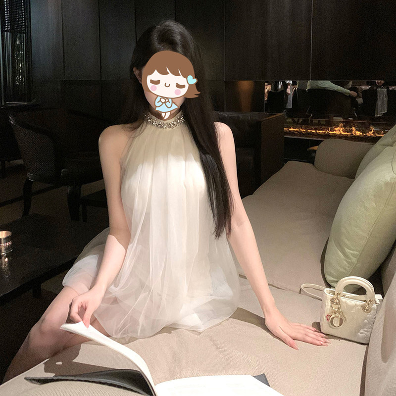 kiuvbil【温名雅伶】重工氛围感镶钻挂脖吊带网纱无袖短款连衣裙