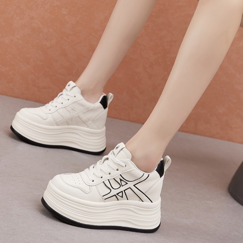 震地王2025秋季新款厚底休闲鞋