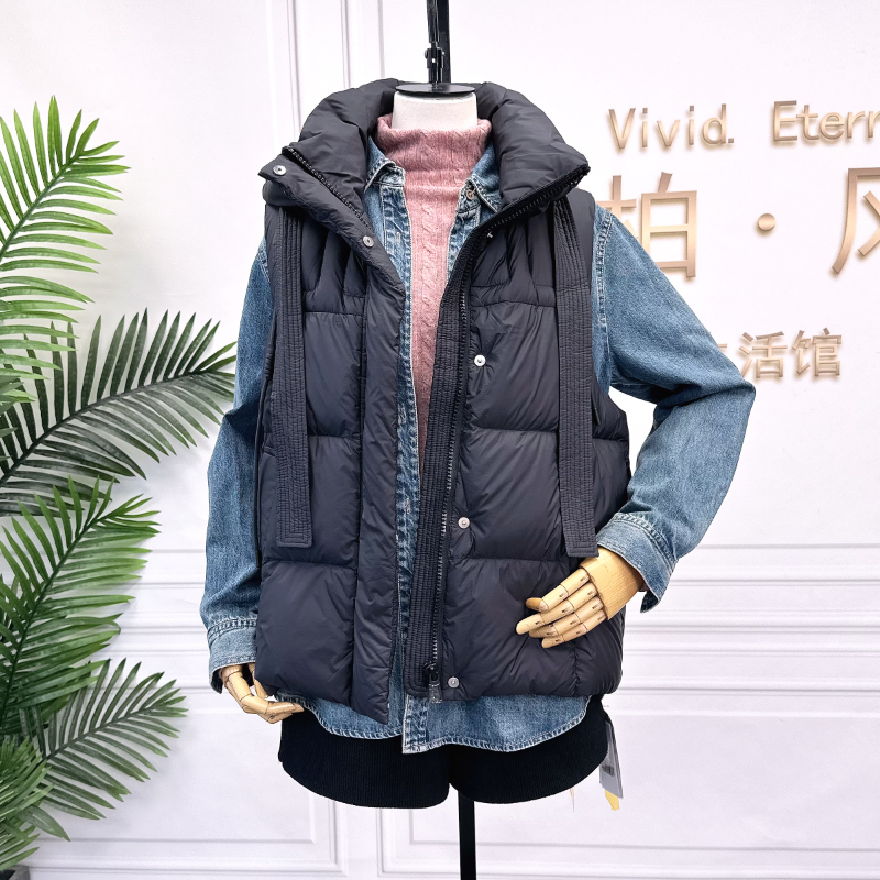 可路莎247806秋冬连帽羽绒马甲