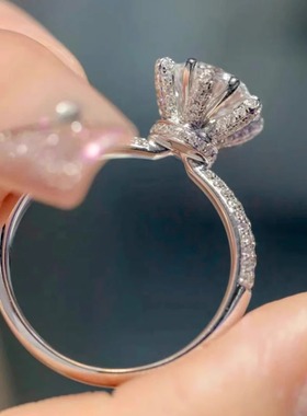 S925纯银莫桑石戒指【冰雪】1克拉花瓣微镶钻戒求婚结婚戒指女款