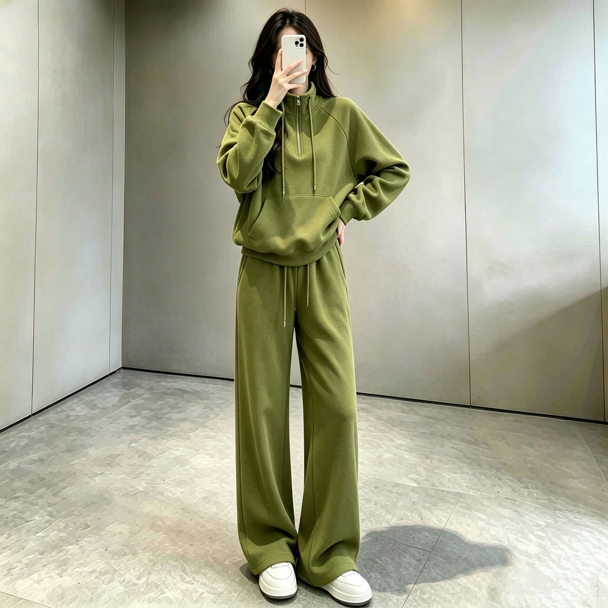 军绿色减龄穿搭休闲运动套装女