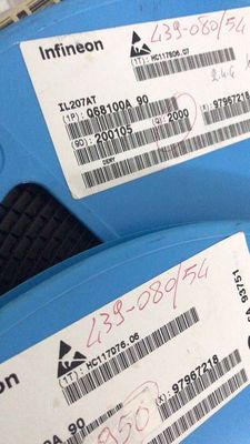 IL207AT 光电耦合器 原装   贴片SOP-8