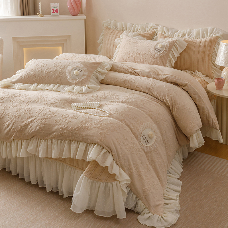 公主风秋冬季牛奶绒床盖四件套5D雕花绒夹棉加厚保暖荷叶边套件