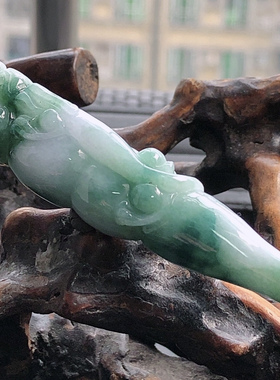 自然光实物拍/缅甸天然翡翠A货飘花精雕貔貅节节高特色烟嘴22.06g