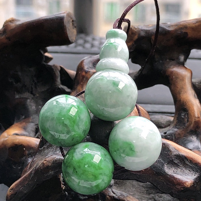 缅甸天然翡翠A货三通佛头佛珠