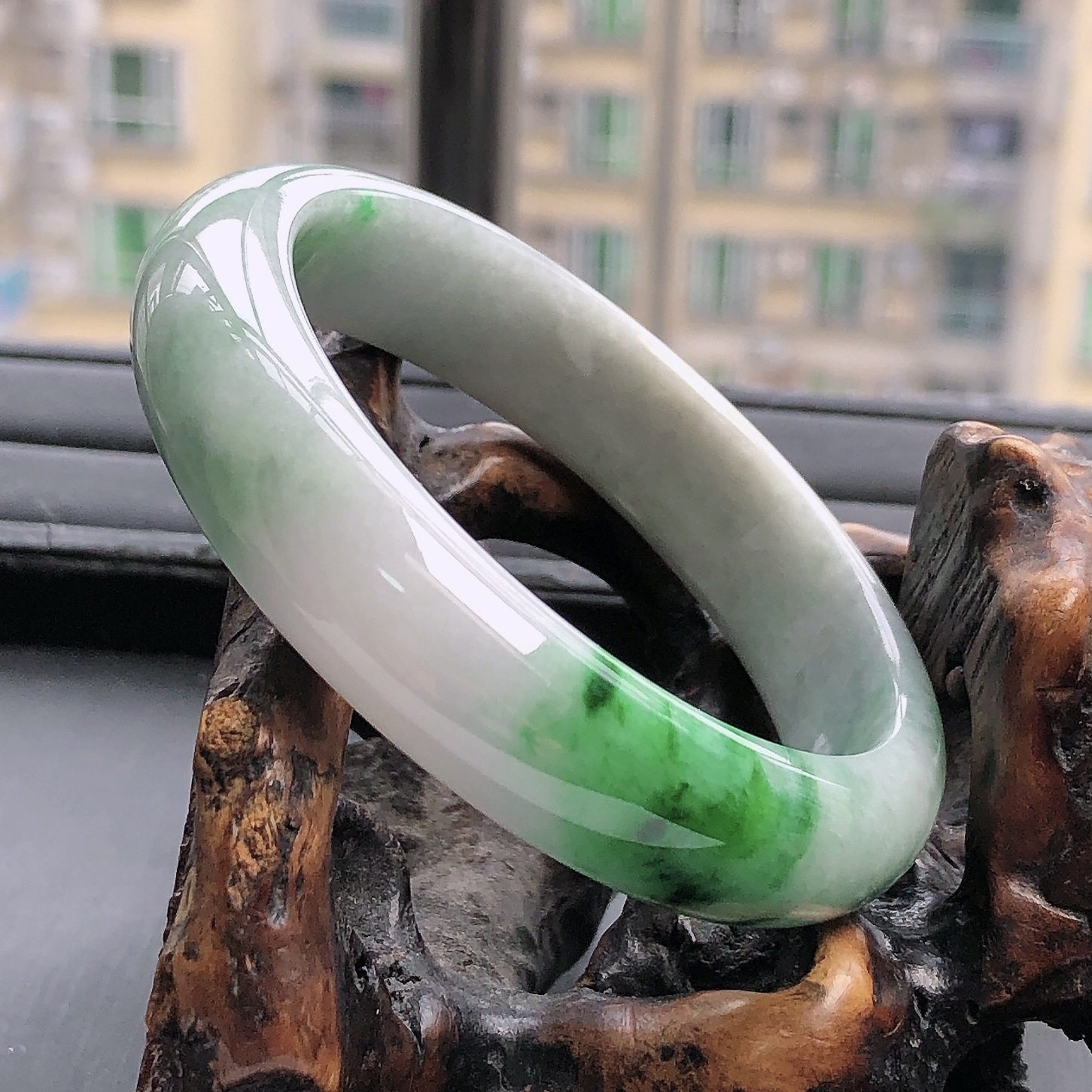 56圈缅甸纯天然翡翠A货三彩手镯