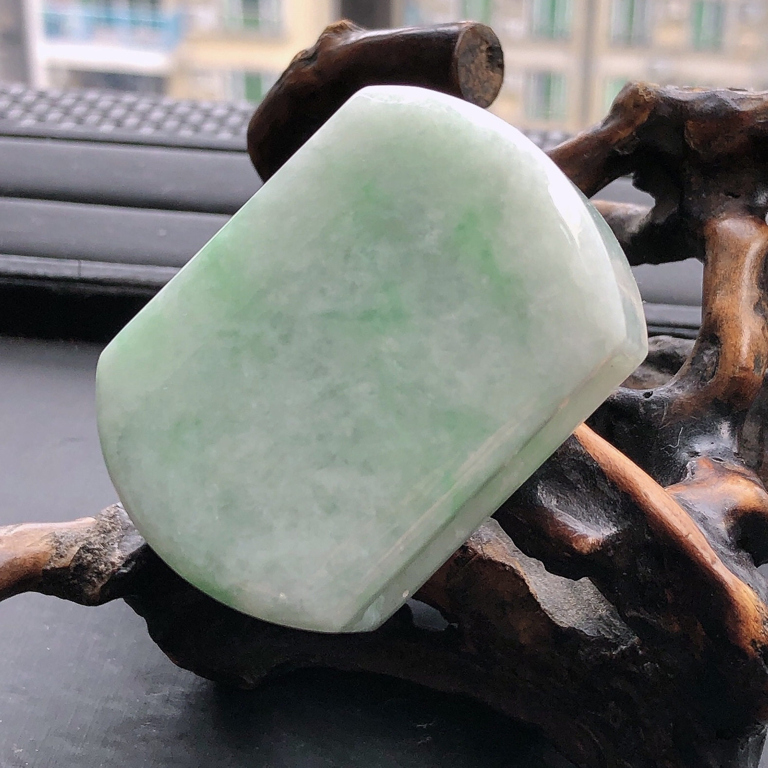 缅甸天然翡翠A货飘绿素面皮带扣