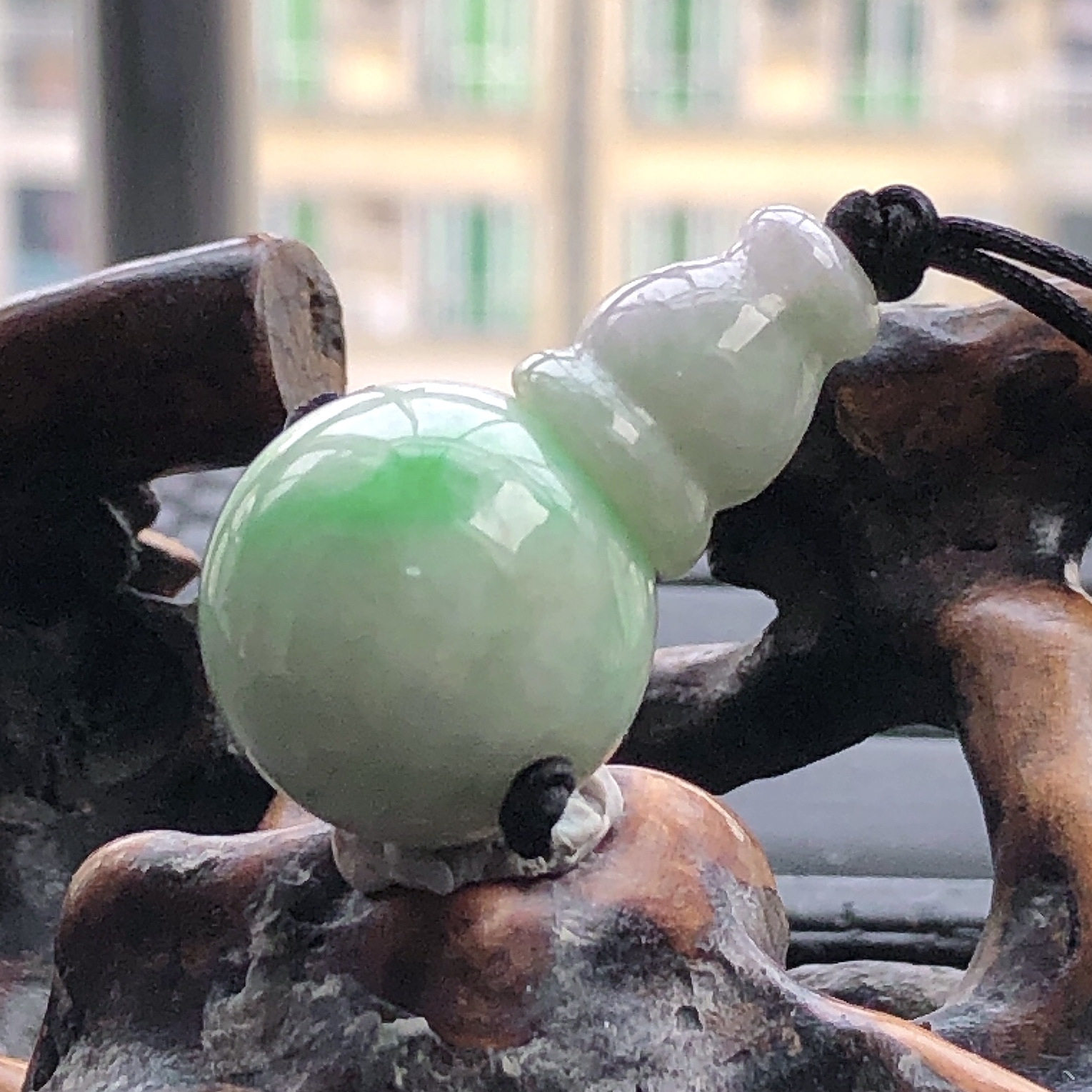 缅甸天然翡翠A货三通佛头圆珠