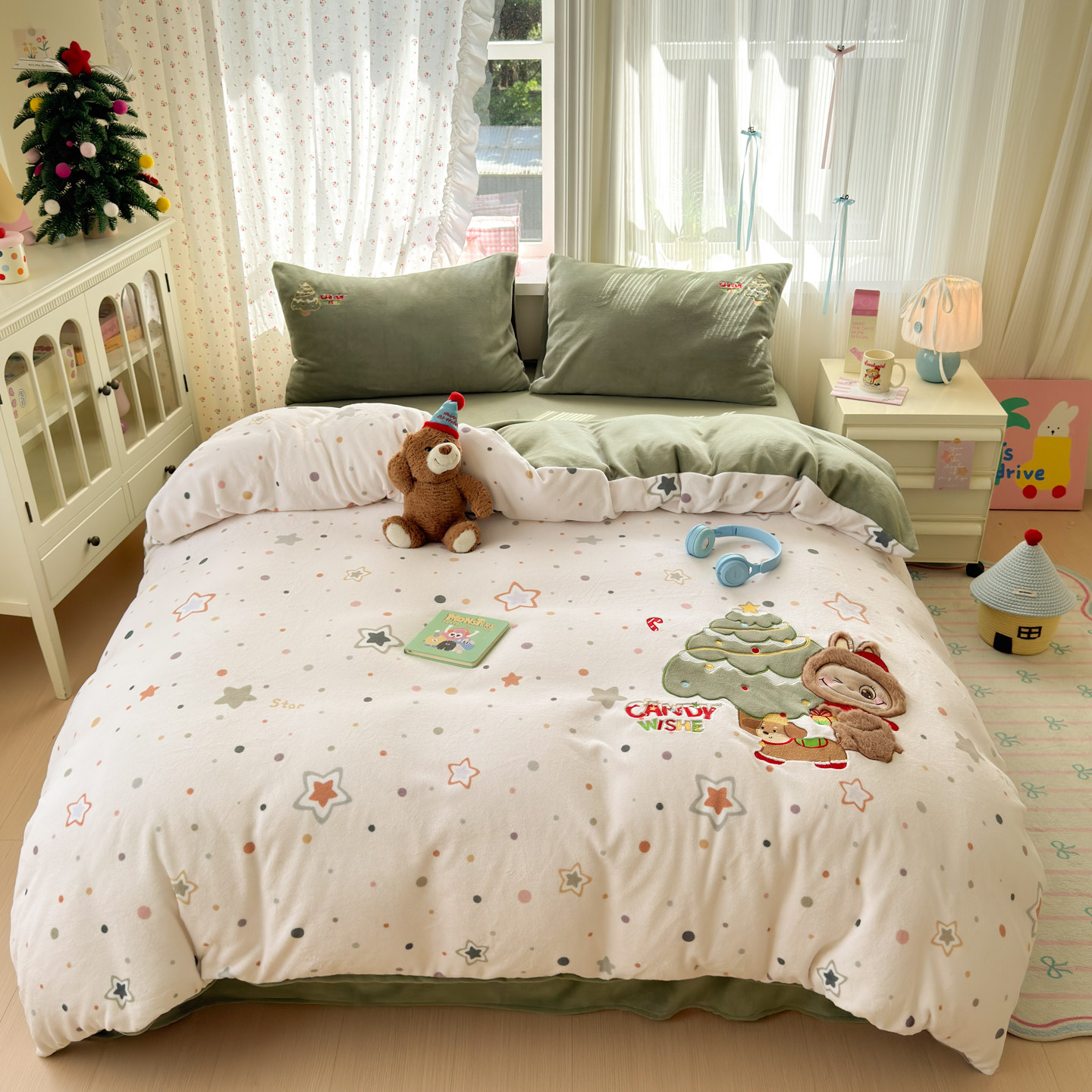 2025新款卡通刺绣a类牛奶绒床上四件套冬季加绒加厚双面被套床单