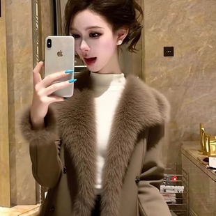 咖色毛领外套2025冬季新款独特超好看轻奢高级感气质加厚收腰上衣