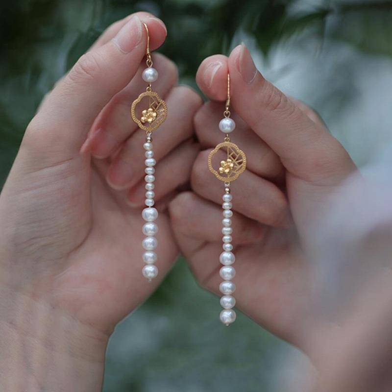 2026「宫锁珠帘」镂空彷珍珠耳环女新中式新款轻奢感流苏长版耳针