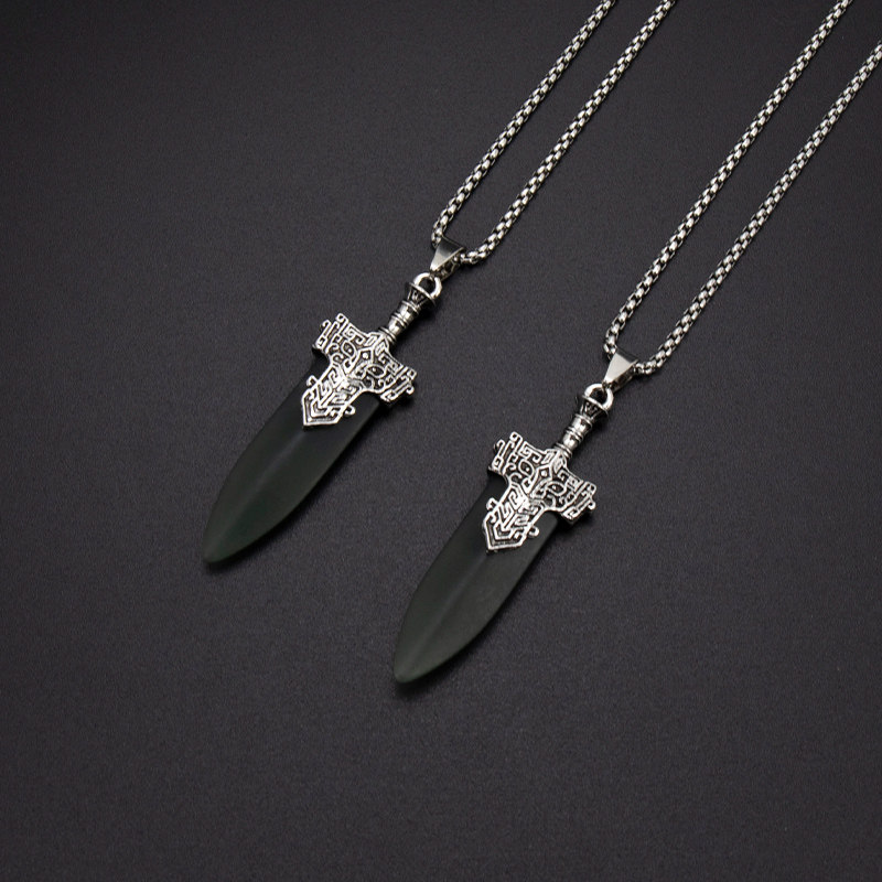 青玉剑项链男款复古做旧霸气痞帅毛衣链流行帅气吊坠2025新款配饰