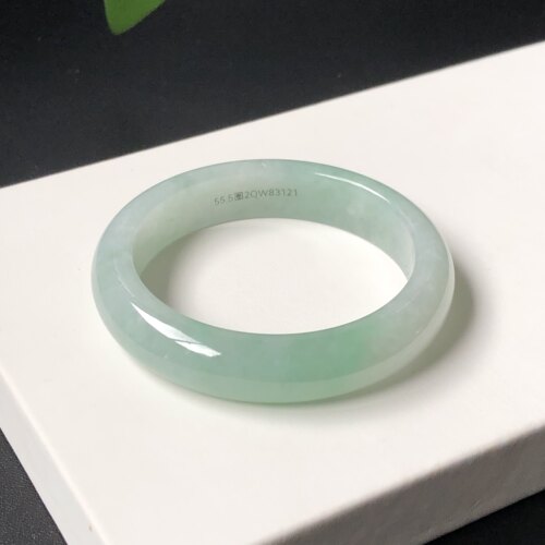 大艺珠宝缅甸冰阳绿A货翡翠手镯