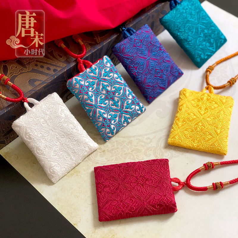 平安香包刺绣护身符袋子