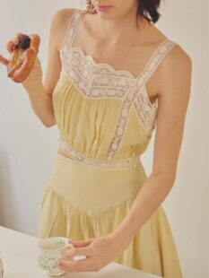 泰国潮牌 pleased 奶油淡黄蕾丝吊带半裙套装