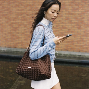 泰国小众品牌 something apparels 环保弹力面料编织包