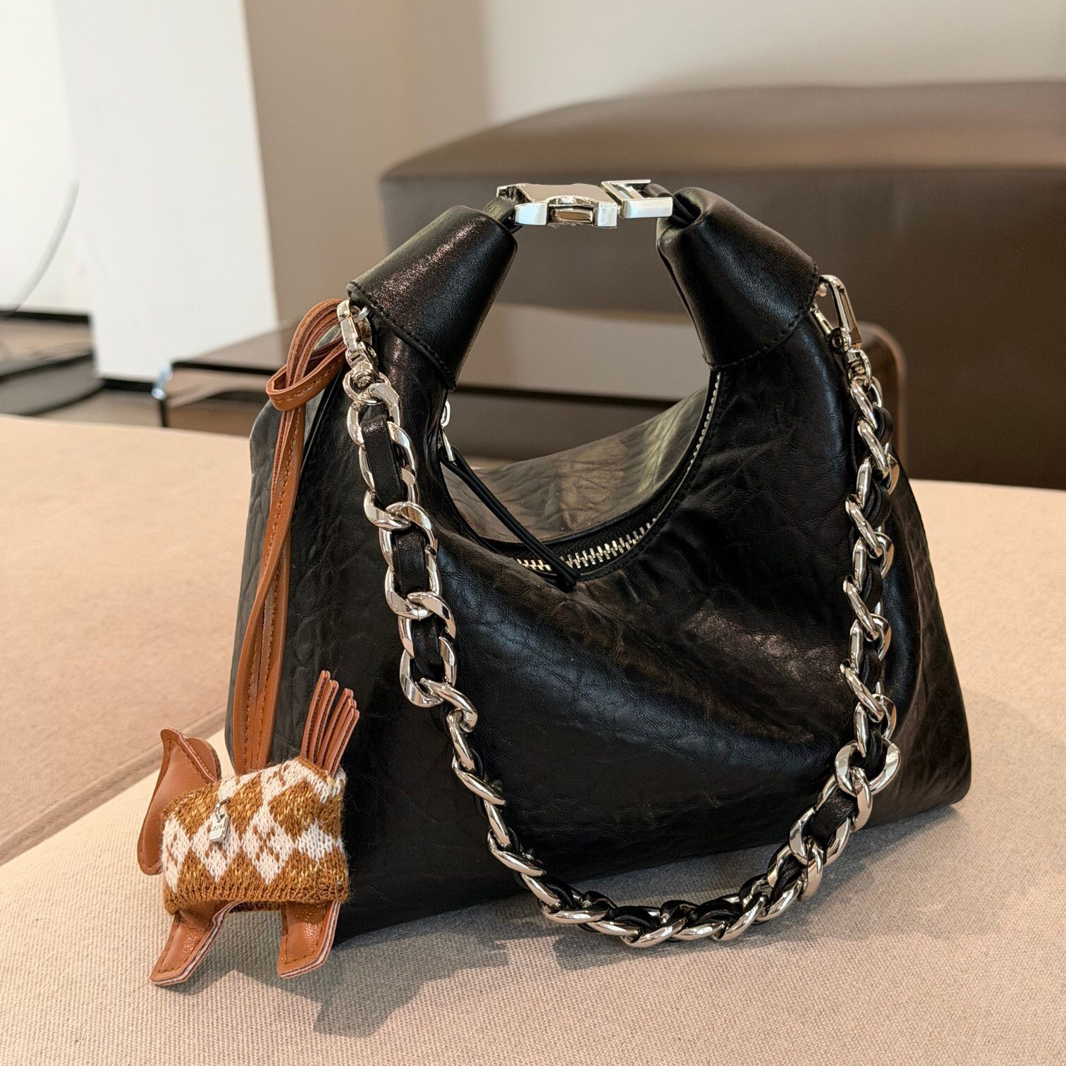 高级感黑色饺子包链条包女2026新款小众时尚饭盒包手提单肩斜挎包