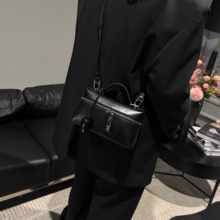 简约黑色油蜡皮饭盒包女2026新款百搭手提单肩斜挎包高级感小方包