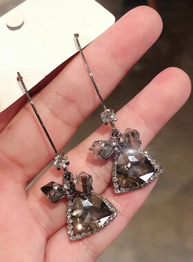 黑色水钻蝴蝶结水晶耳环女个性长款耳坠冷淡风气质高级感网红耳饰
