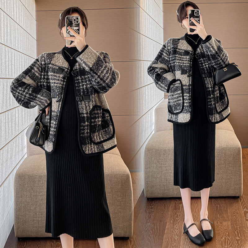 孕妇装冬季时尚休闲洋气百搭羊毛尼外套格子小香风套装