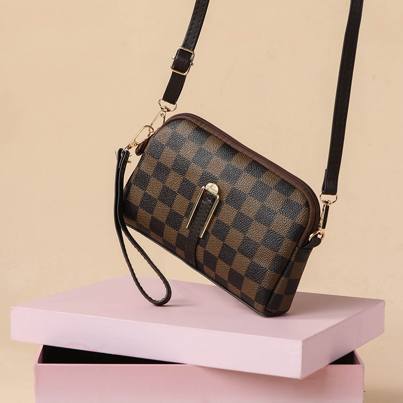 新款手机包时尚印花夏季迷你斜挎包女士手拿包中老年轻便休闲小包