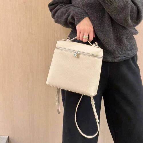 真皮双肩包包女通勤大容量饭盒包
