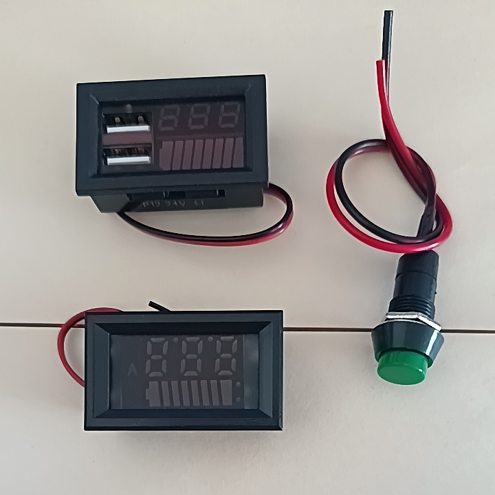 USB双显电量电压表数码屏12V24伏电池带USB接口电量显示器和开关