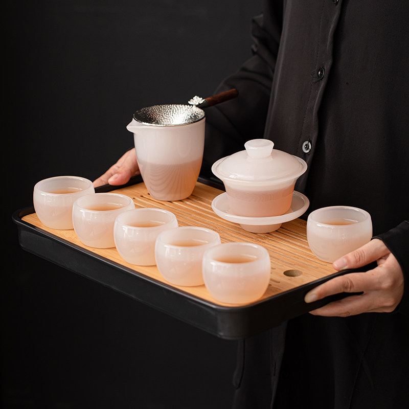 采购产品玻璃茶具，白玉茶杯，茶壶，高端礼盒，为老师和长辈定制
