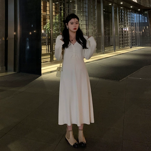 Трикотажный лонгслив, приталенное платье, V-образный вырез