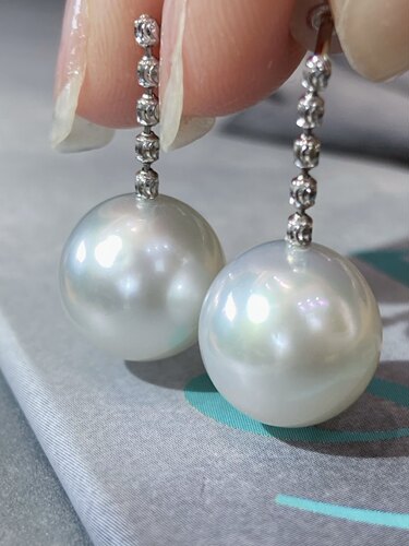 18K金钻石海水珍珠耳坠