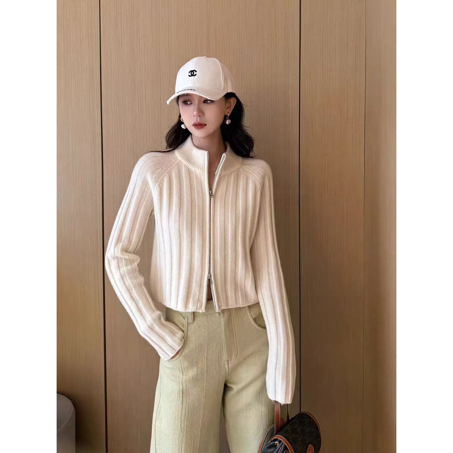 立领拉链坑条开衫女针织衫秋季新款欧货短款打底衫内搭毛衣外套