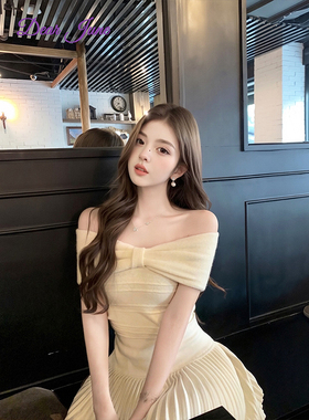 DearJune 韩系甜辣优雅一字肩针织上衣百褶半身裙套装设计感chic