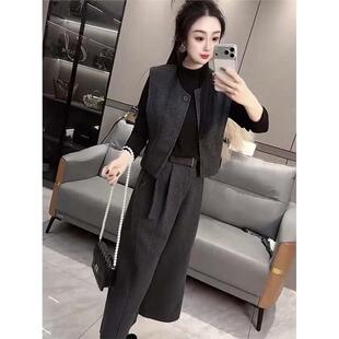 网红同款时尚三件套女2026秋季新款纯色减龄显瘦小衫马甲阔腿裤