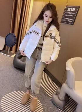 2025冬季新款轻薄羽绒棉服女时尚宽松短外套字母拼接白色减龄棉衣