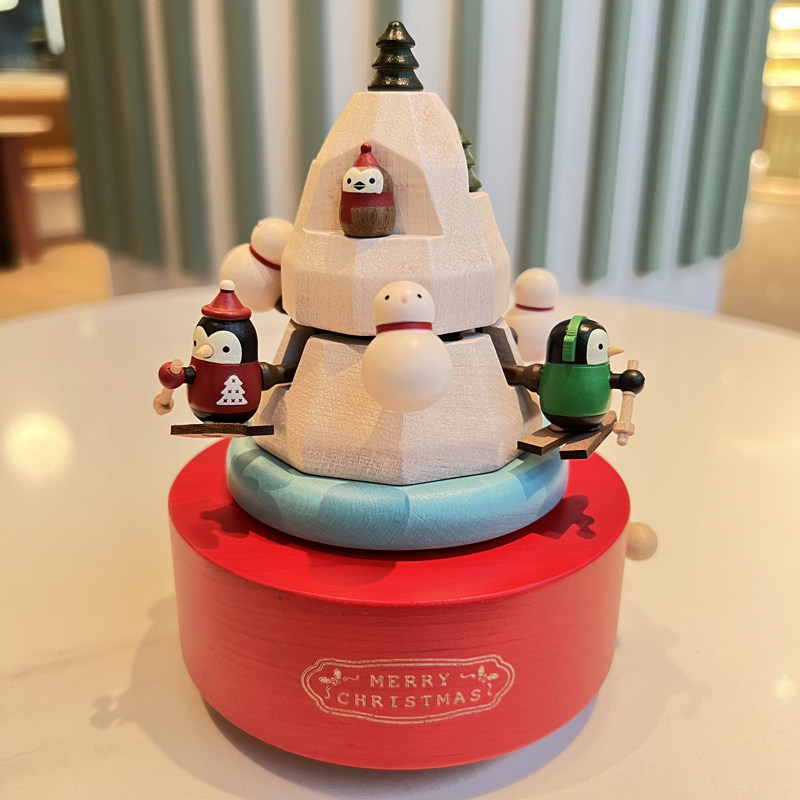 jeancard台湾圣诞企鵝滑雪音乐盒八音盒生日礼物旋转创意时尚礼品