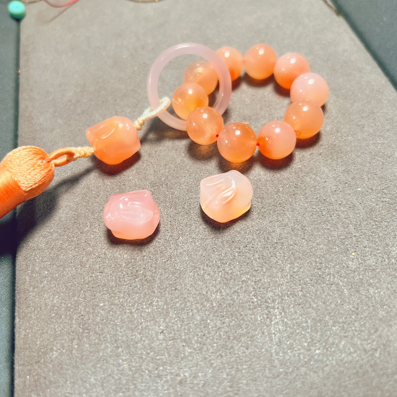 荔枝冻兔子吊坠女玉髓趴趴兔水晶手链项链配件生肖兔的守护神手捻_虎窝淘