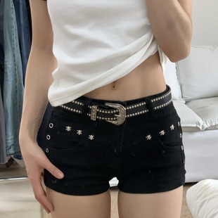 黑色辣妹丰胯牛仔短裤女铆钉设计感紧身显瘦低腰热裤女