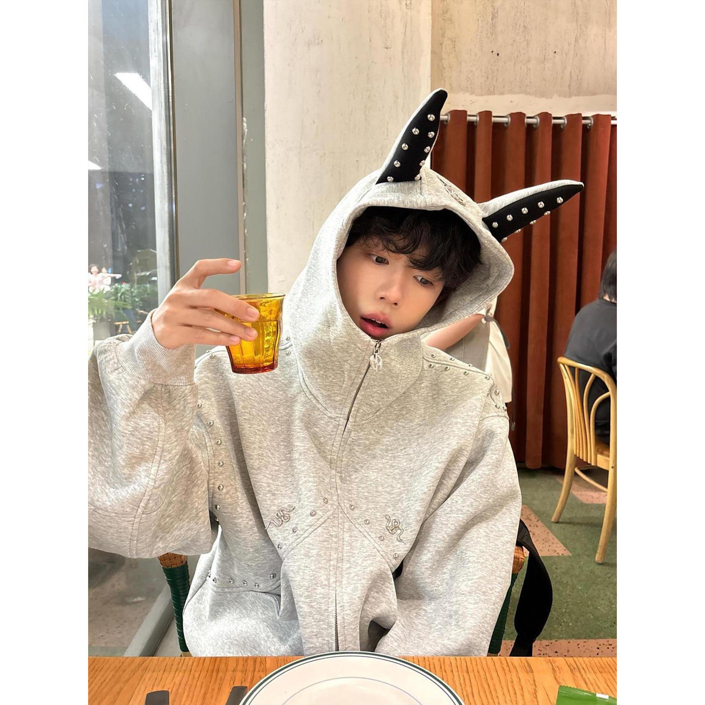 免费试穿~杜宾犬耳朵连帽卫衣男