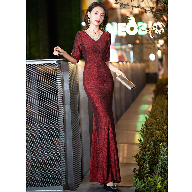 妈妈装晚礼服2026新款红色高级感高端喜婆婆婚宴气质鱼尾主持人裙图片
