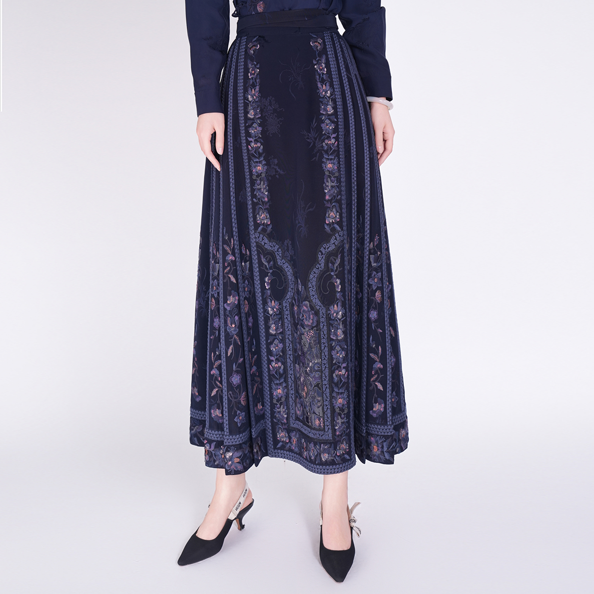 国风重工刺绣A字显瘦压褶马面裙