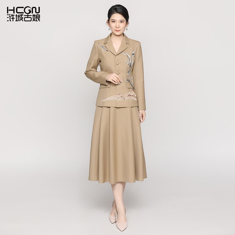 绵羊毛秋季刺绣驼色气质优雅套装