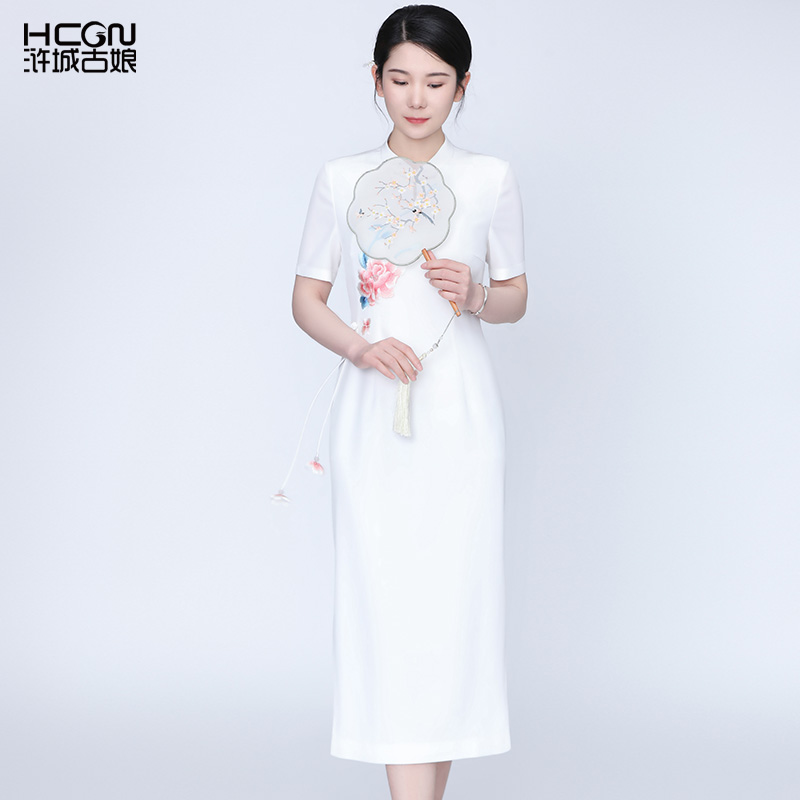 hcgn/浒城古娘中式醋酸刺绣长裙