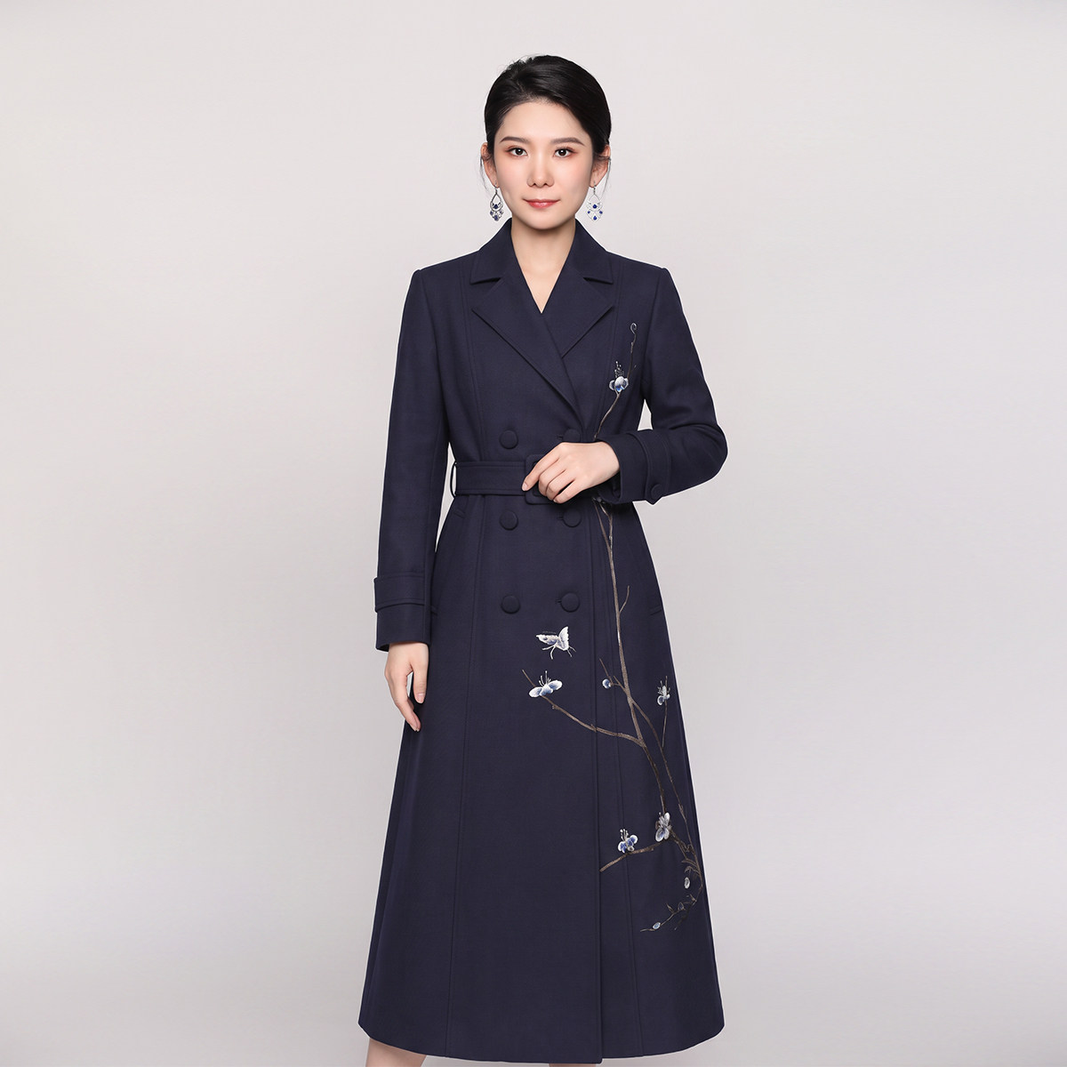 浒城古娘新款刺绣气质中长款百搭通勤新中式国风风衣外套女款春秋图片